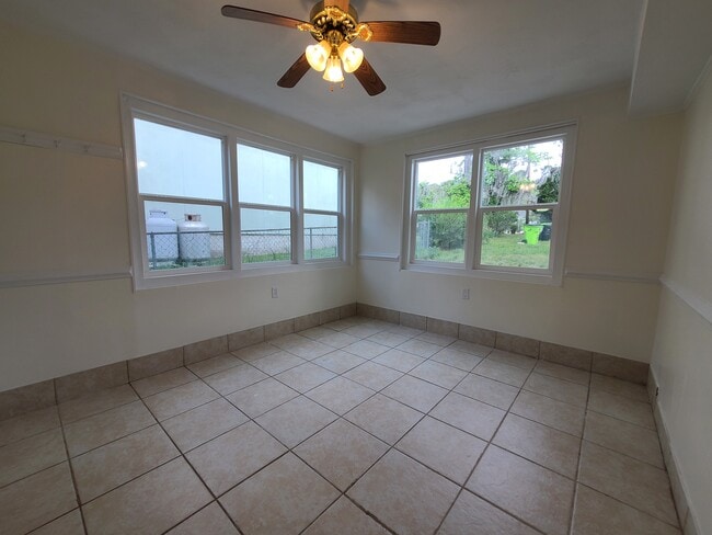 Building Photo - 415 N Glenburnie Rd