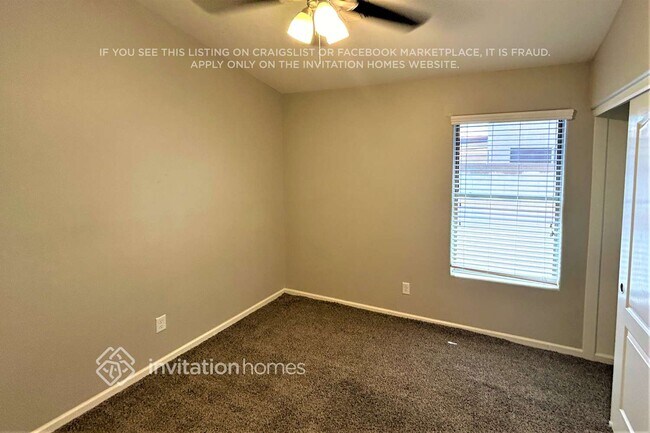 Building Photo - 16005 W Latham St