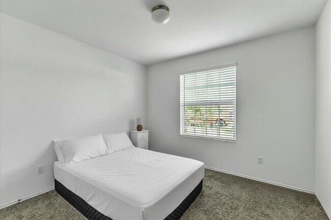 Building Photo - 6013 Amalea Ln