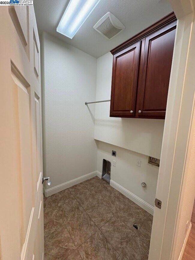 Building Photo - 192 S Tranquilidad St