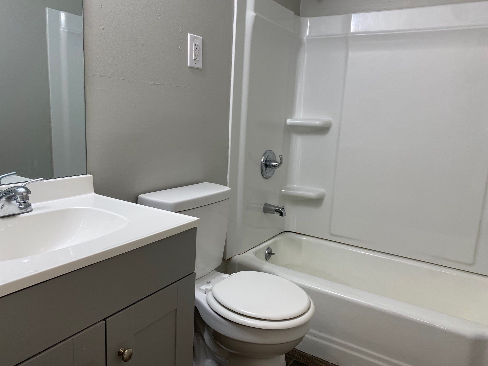 Building Photo - 505 Pearson Dr