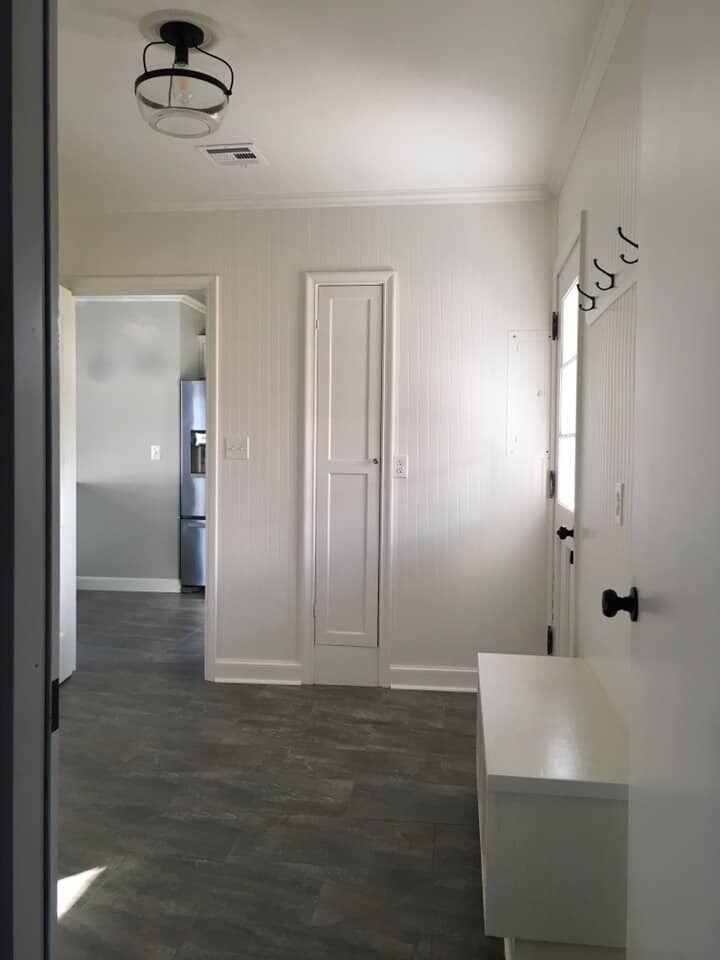 laundry room - 1338 S Yale Ave