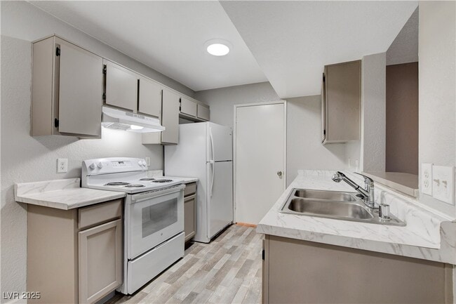 Building Photo - 5260 Mission Monterey Ln