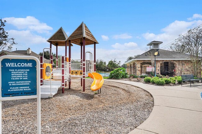 Building Photo - 1753 Silver Bend Dr