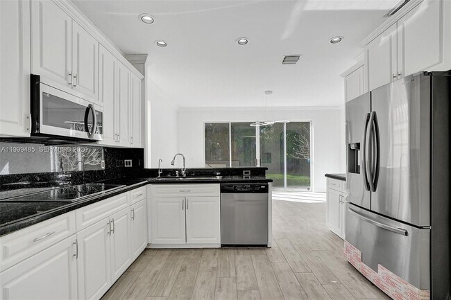 Building Photo - 2508 Cardaman Ave