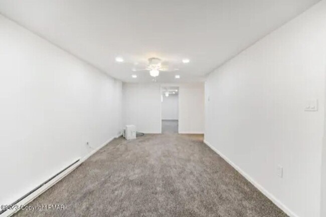 Building Photo - 125 Alwen Ave