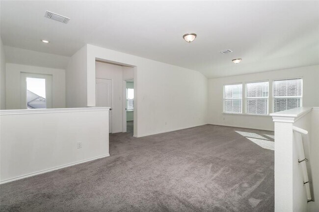 Building Photo - 1621 Stinnett Dr