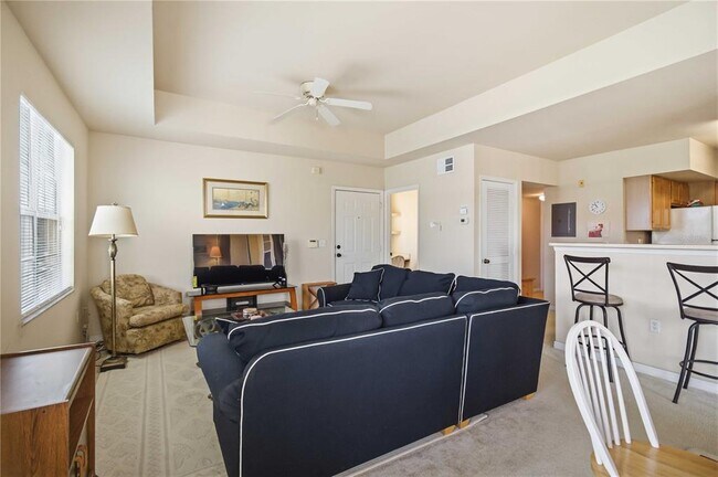 Building Photo - 1000 Villagio Cir