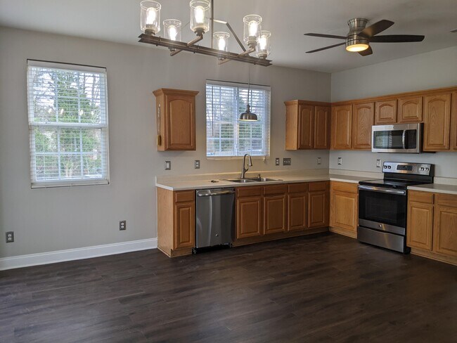 Building Photo - 3741 Tryon Ridge Dr