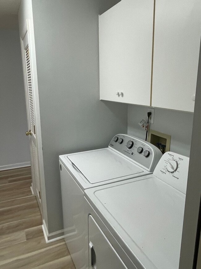 Building Photo - 2 Bedroom 2 Bath  with Flex Room, located in Saltaire Village