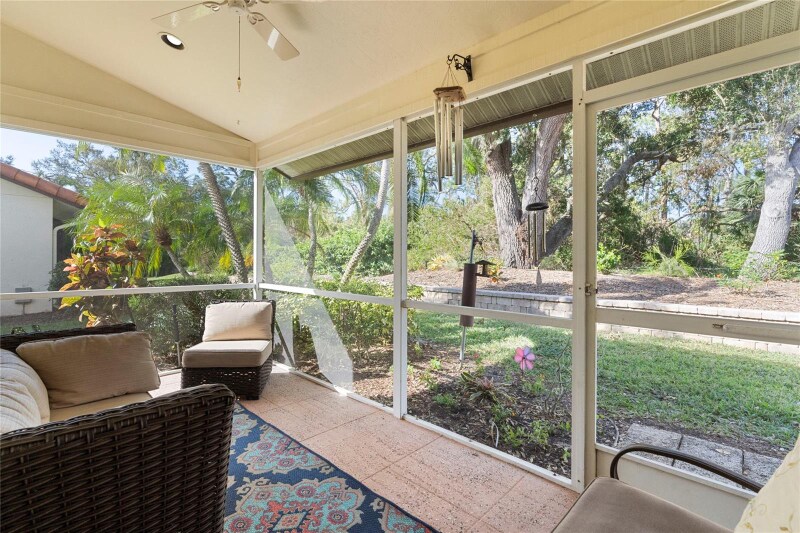 Building Photo - 4966 Clubview Ct E