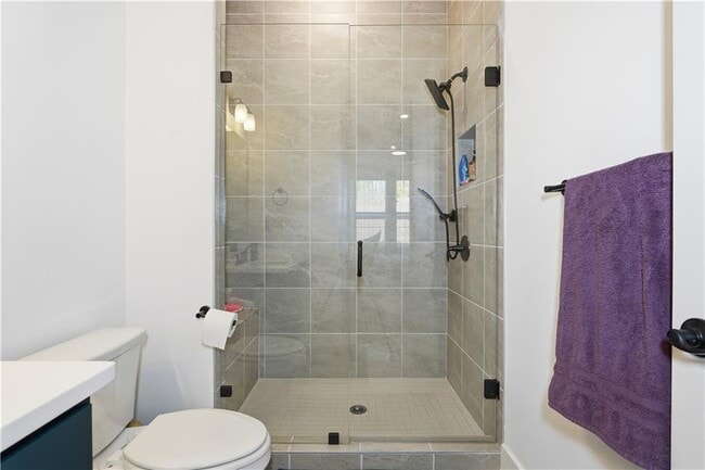 Building Photo - 415 Oakleigh Ave