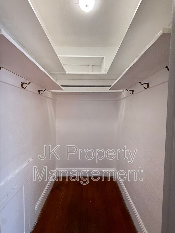 Building Photo - 310 5th St N