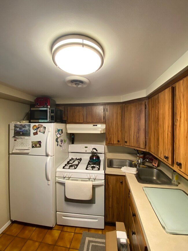 Building Photo - 1829 Duncan Ave