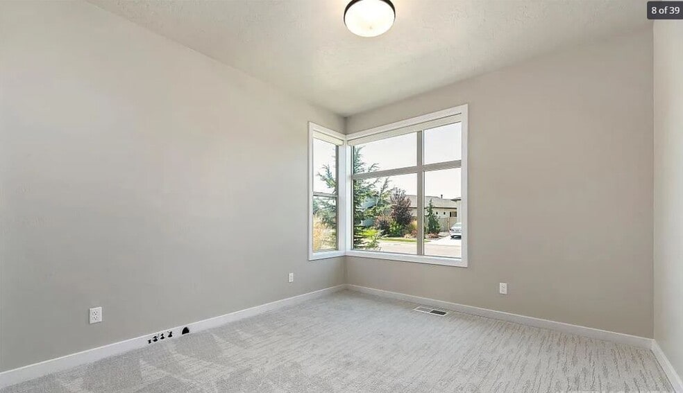 Building Photo - 680 E Sicily Dr