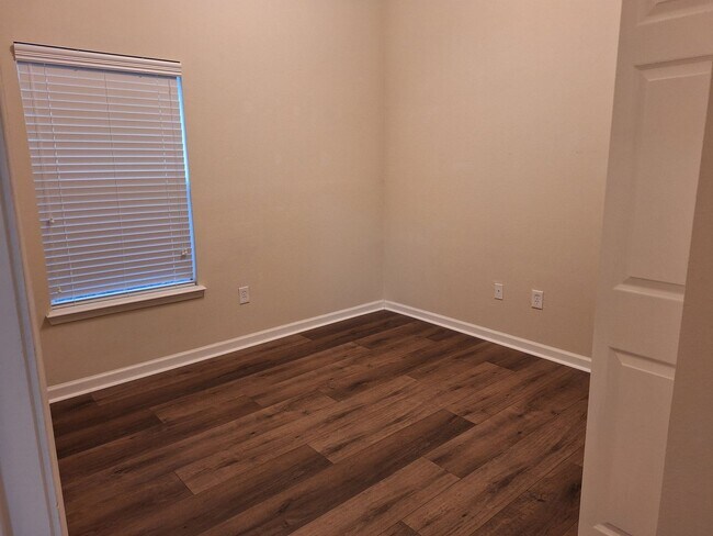 Building Photo - 7032 Deer Lodge Cir
