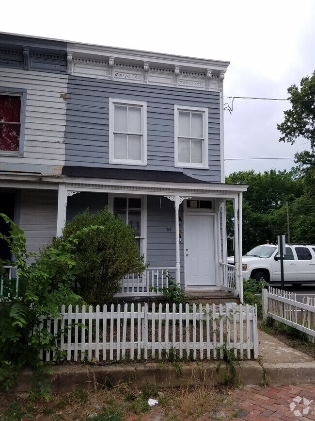 Building Photo - Beautifully Updated Church Hill Row House ...