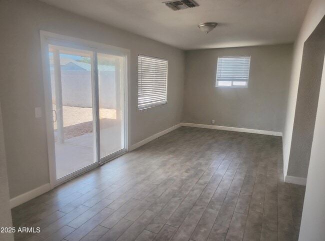 Building Photo - 8826 E Altadena Ave