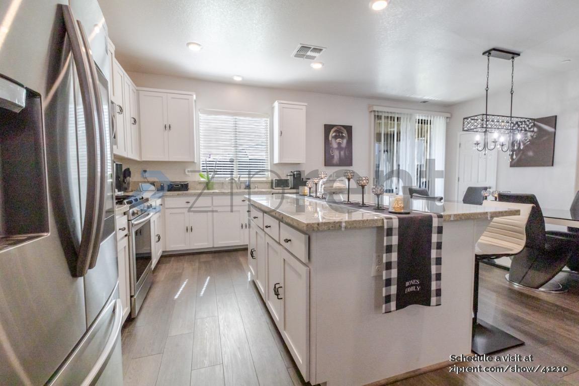 Building Photo - 5561 Harcrest Dr