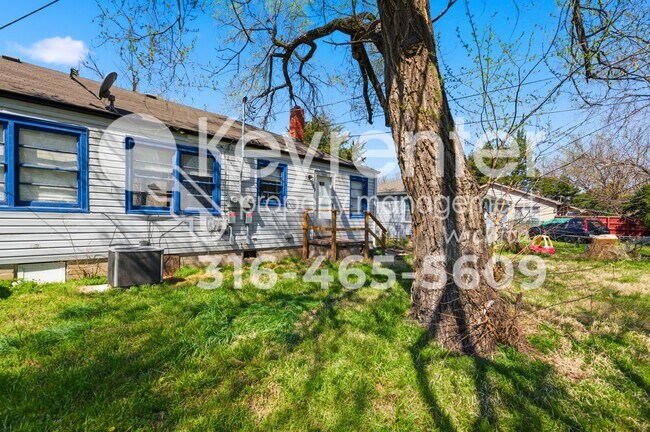 Building Photo - 2322 S Emporia St