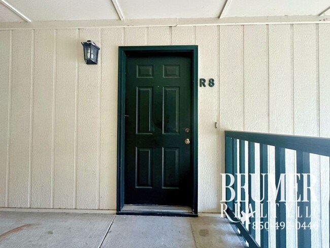 Building Photo - **$200 OFF FIRST MONTHS RENT**