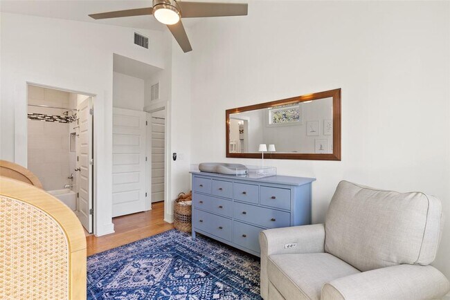 Building Photo - 402 El Paso St