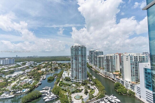 Building Photo - 16445 Collins Ave
