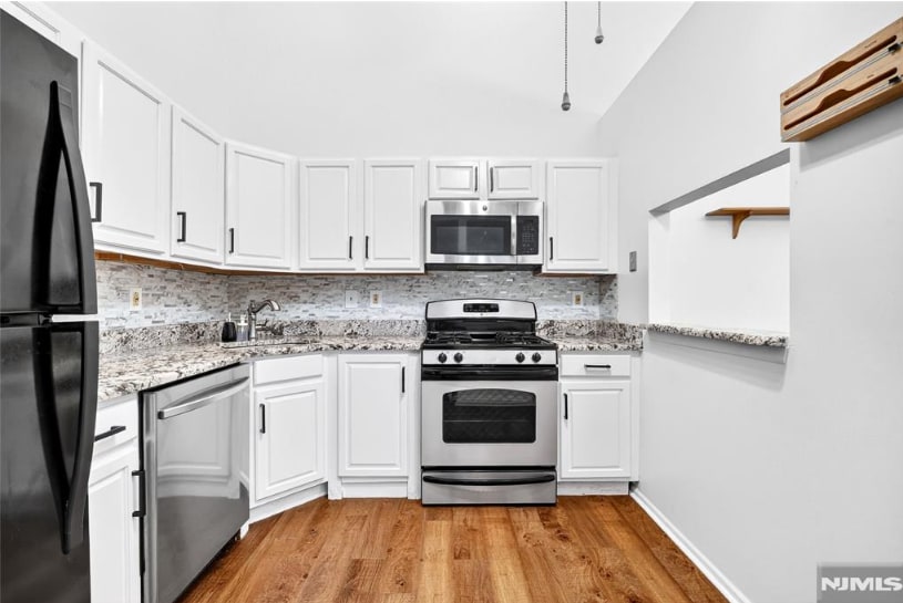 Building Photo - 556 Holly Ct