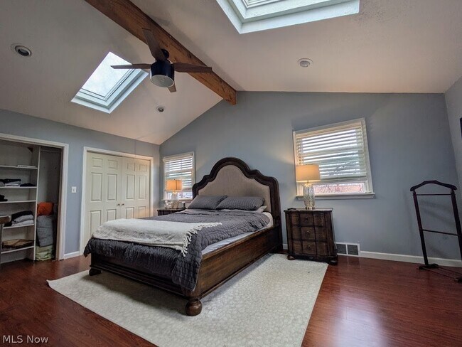 Building Photo - 1902 Harding Dr