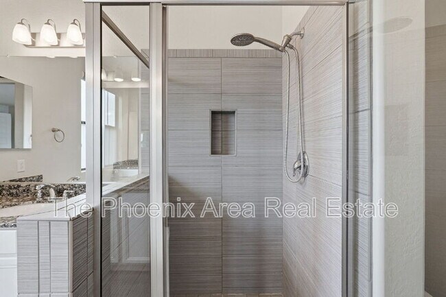 Building Photo - 2090 S Dorsey Ln