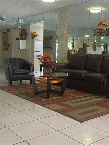 Building Photo - 3090 N Course Dr