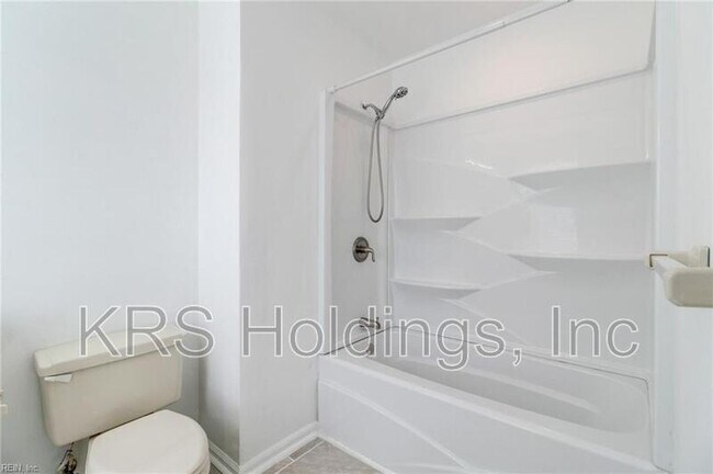 Building Photo - 819 Zircon Ct