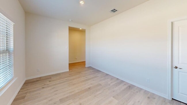 Building Photo - This spacious 2,683 sq. ft. two-story home features 4 bedrooms and 2 bathrooms, offering a well-d...