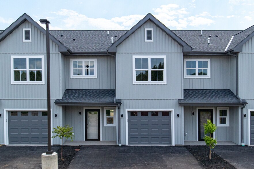 Building Photo - 1076 W 20th Ave