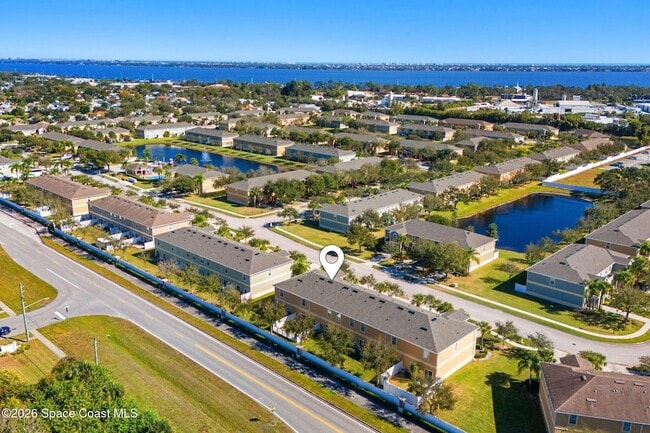 Building Photo - 2545 Revolution St