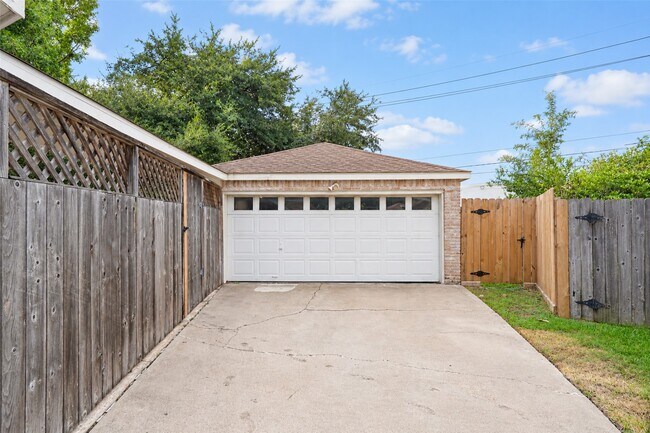 Building Photo - 11307 Wickersham Ln