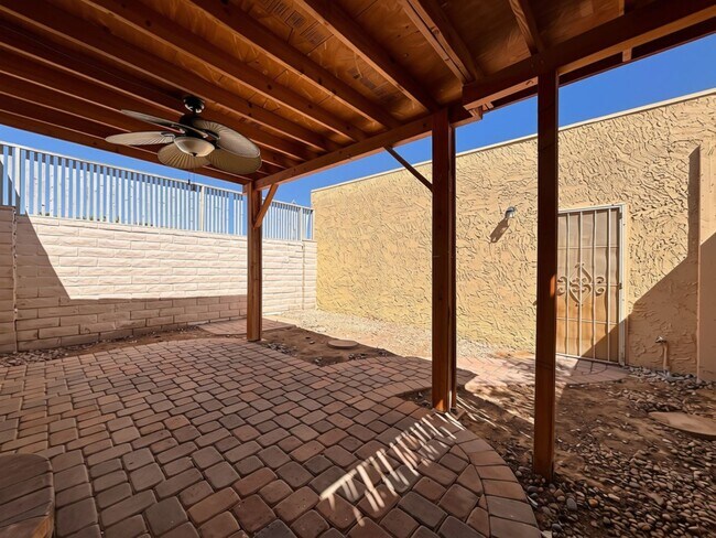 Building Photo - 433 Las Casitas Way