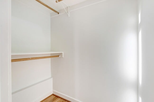 Building Photo - 14 North Fair Oaks