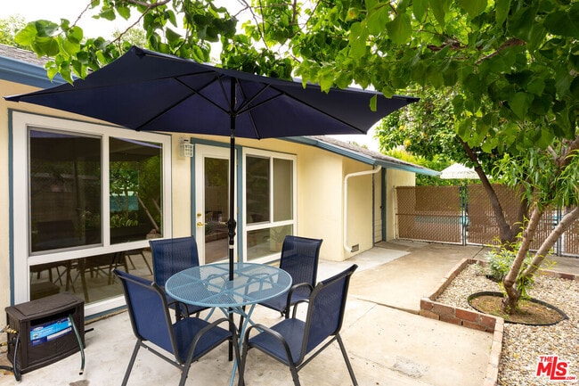 Building Photo - 22736 Cantlay St