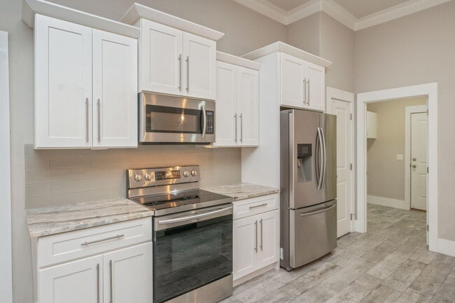 Building Photo - 518 Sibert Ave