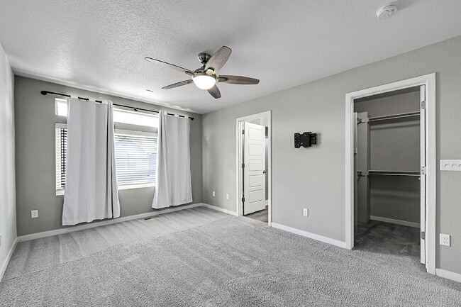 Building Photo - $2,550.00, 3 bed, 2.5 bath located in Colo...