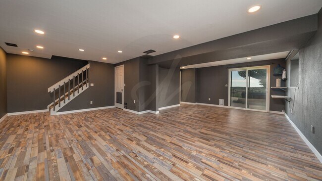 Building Photo - Beautiful 2 Story home in the Heart of Bri...
