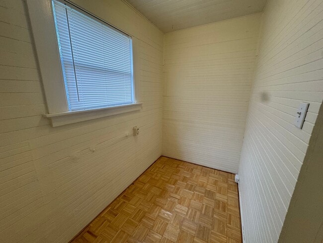 Building Photo - 5913 Vallejo St