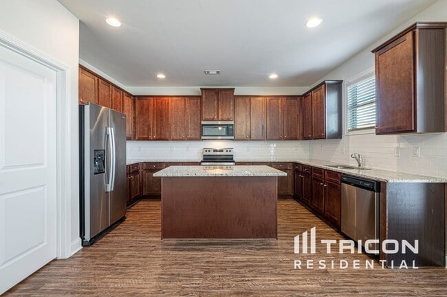 Building Photo - 4162 Bella View Dr