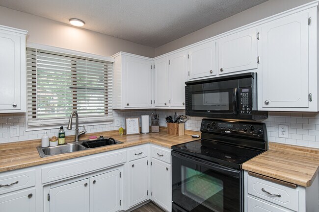 Building Photo - 4626 13th Ave NW