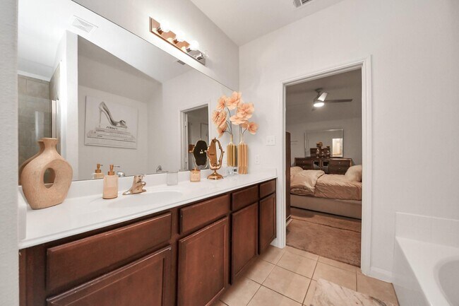 Building Photo - 9423 Grand Spark Dr