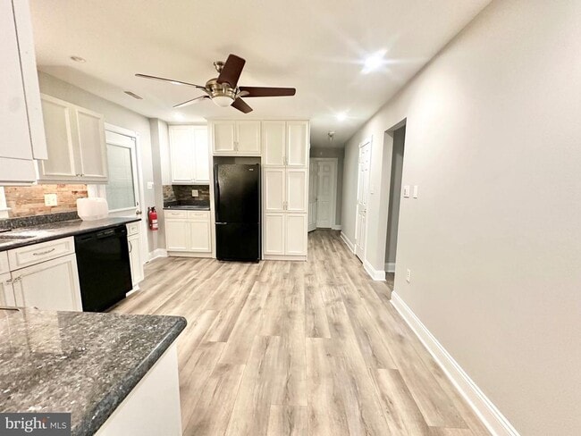 Building Photo - 9 Beechwood Ave