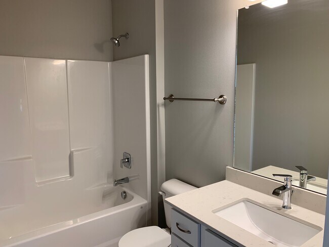 Building Photo - 780 McIntosh Ct