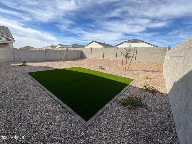 Building Photo - 10018 N 177th Ave