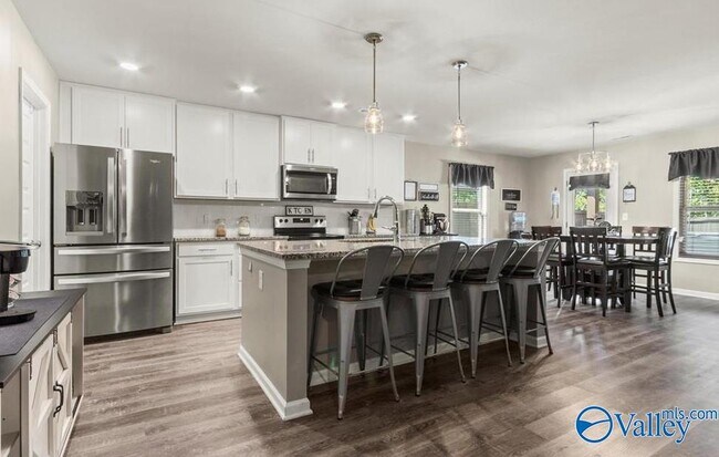 Building Photo - 111 Waltrip Dr